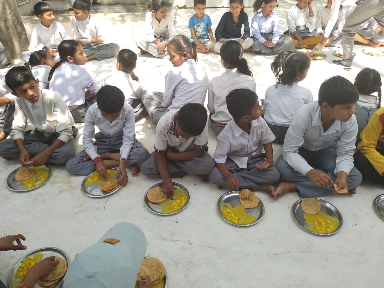 lunch start in Jeevan Siksha School